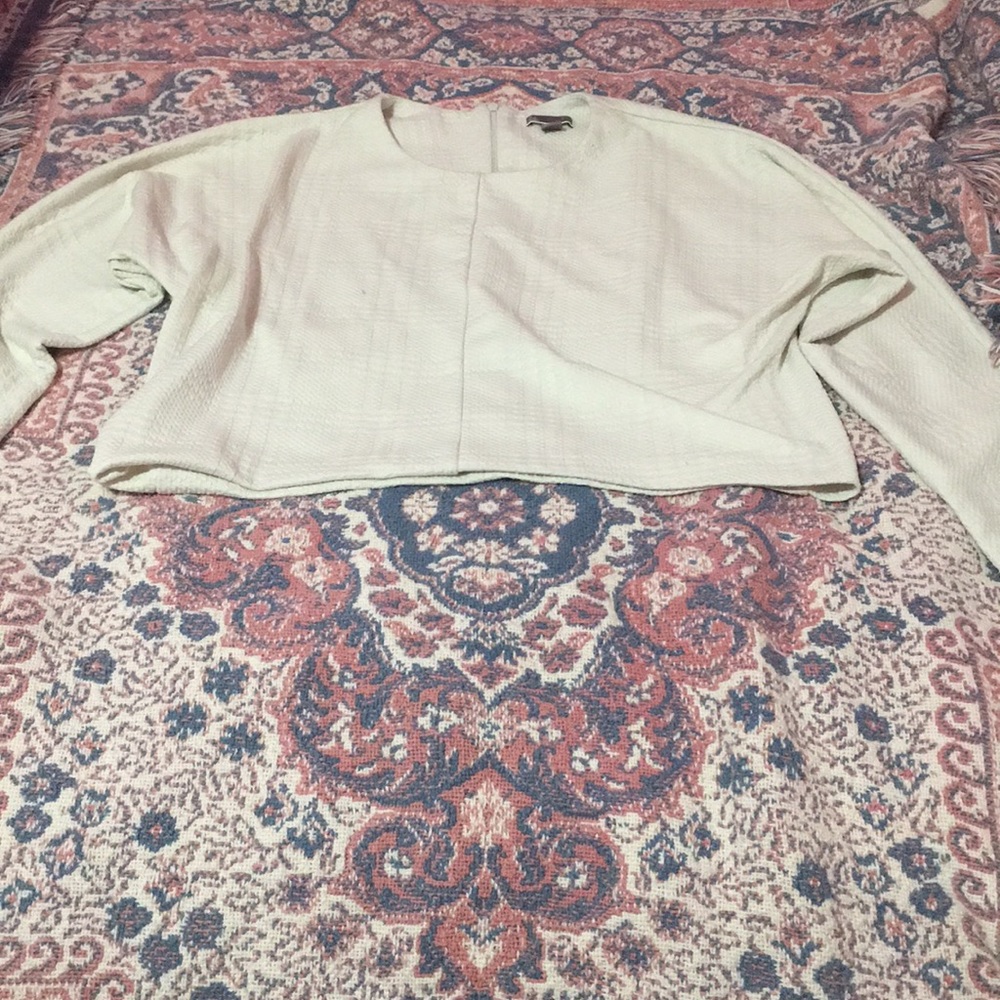 Cream colored comfy cropped sweater